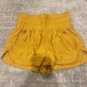 NEVER WORN FREE PEOPLE MOVEMENT SHORTS